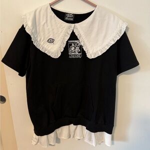 Black Short-Sleeve Hoodie with White Ruffled Peter Pan Collar